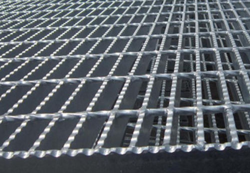 煙臺格柵板廠的鋼格柵特點與類型