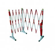 在選購(gòu)不銹鋼伸縮式護(hù)欄時(shí)應(yīng)該注意點(diǎn)什么呢？